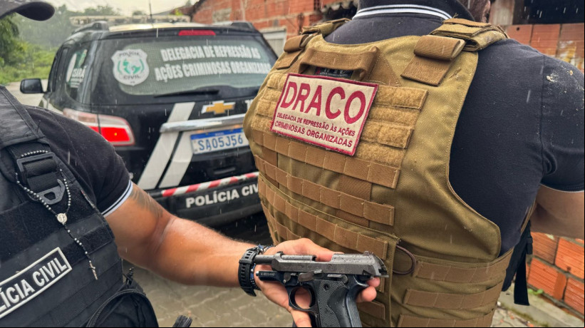 Operação contra ataques a empresa de internet apreende armas de fogo