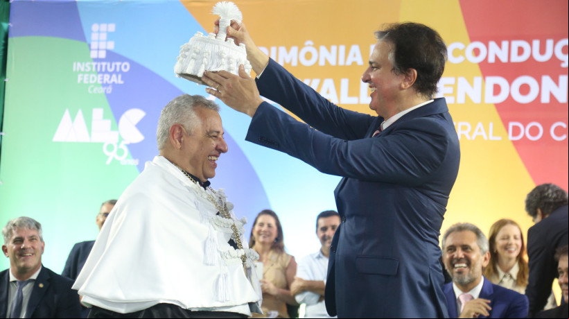 MINISTRO Camilo Santana presidiu a solenidade