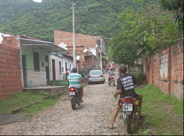 Eugênio Mesquita Moreira, 28 anos, foi morto também em Uruburetama, assim como Lucas Pires Alves, 25 anos, e Leonardo de Sousa Pires, 4 anos 