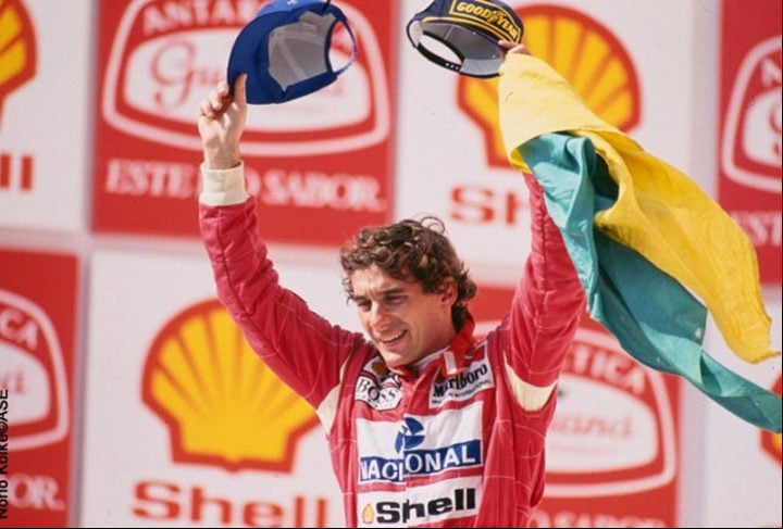 Ayrton Senna, ídolo no Brasil e no exterior, faria 65 anos neste 21 de março de 2025. Ele morrreu precocemente aos 34 anos em 1/5/1994.
