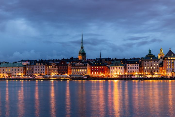 Estocolmo, a capital da Suécia, é uma cidade cheia de história, cultura e beleza natural. Veja curiosidades e conheça este lugar encantador!