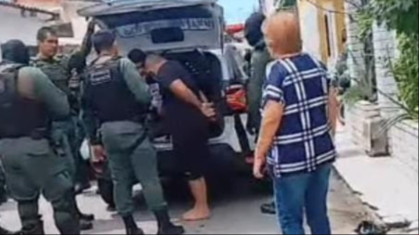 Homens foram detidos logo após o crime