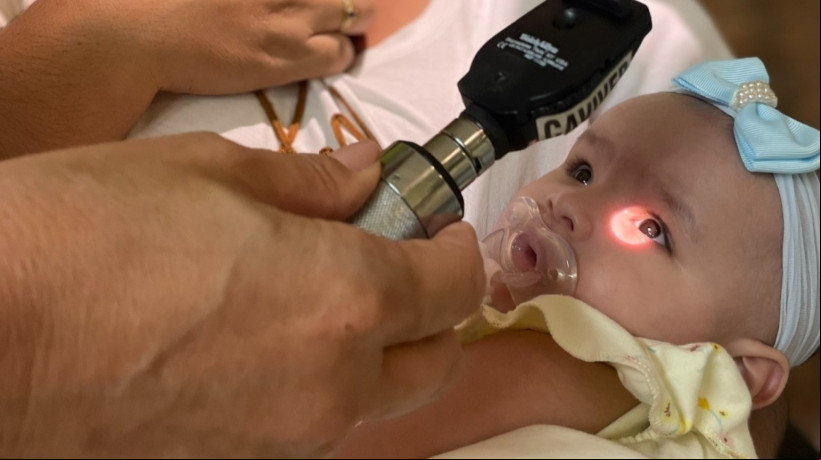Equipe médica do Caviver realiza testes do olhinho no Shopping Rioma Fortaleza nos dias 12 e 13 de abril; confira detalhes