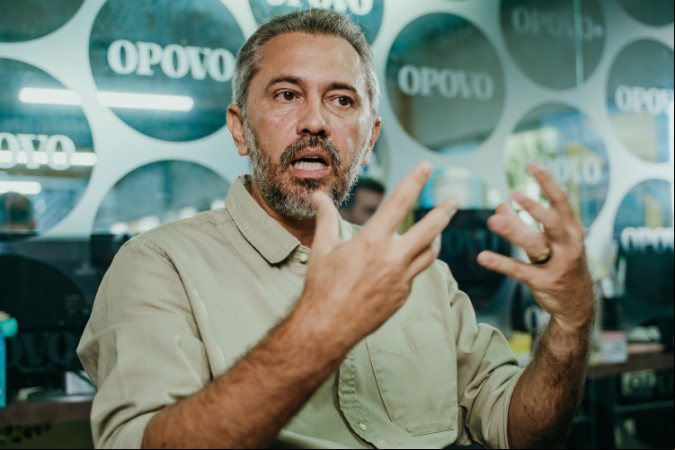 Governador Elmano de Freitas destaca que espera atrair mais empresas interessadas no polo automotivo, em Horizonte, a partir de viagem à China Governador Elmano de Freitas destaca que espera atrair mais empresas interessadas no polo automotivo, em Horizonte, a partir de viagem à China