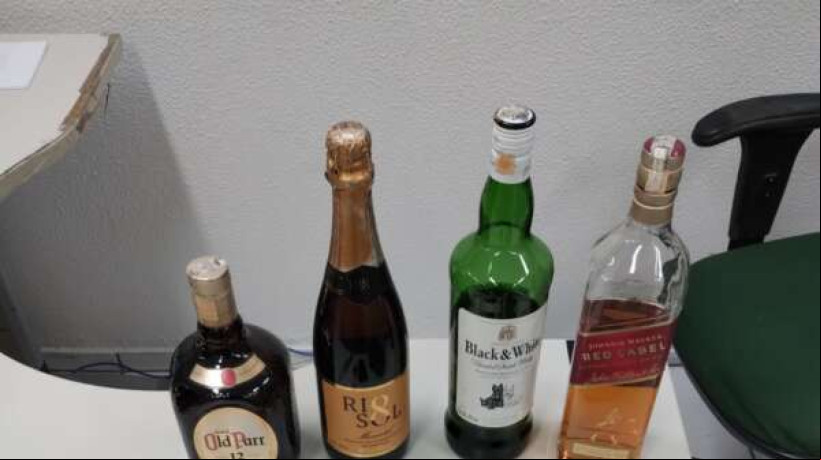 Objetos de Antônio Henrique Alves de Souza que teriam sido subtraídos por Francisco Abnadabe Falcão de Souza foram encontrados na casa deste pela Polícia Civil