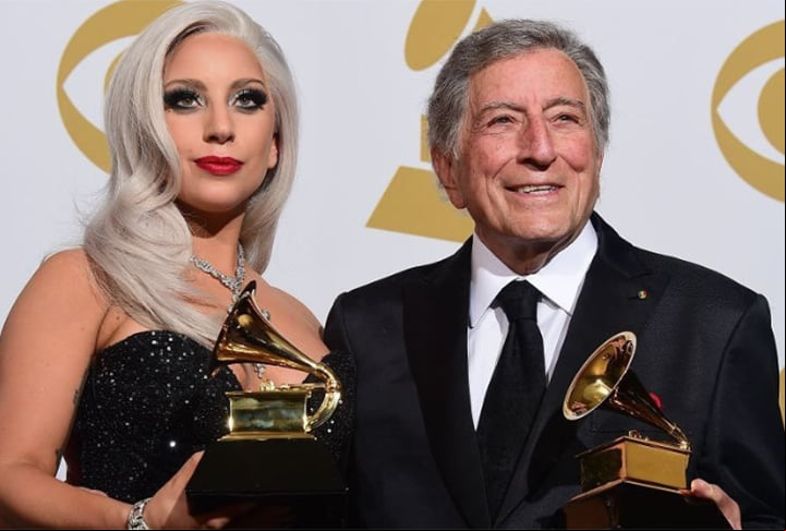 Gaga foi a primeira artista musical a levar cinco premiações na mesma temporada: Oscar, Grammy, Globo de Ouro, Bafta e Critics' Choice.