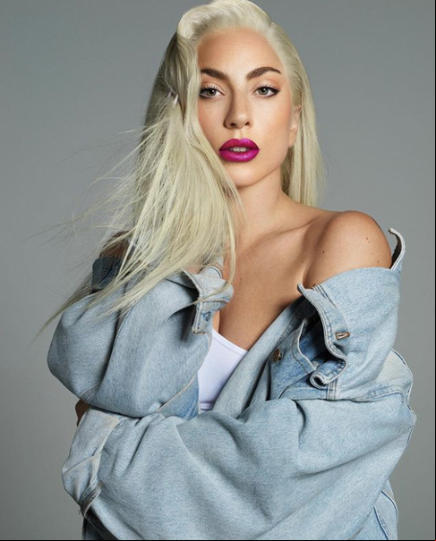 Lady Gaga viria ao Brasil em 2017, no Rock in Rio, mas precisou cancelar o show por conta de uma crise de fibromialgia, doença que causa dores intensas em todo o corpo. Em 2012, ela se apresentou em São Paulo, Rio de Janeiro e Porto Alegre.