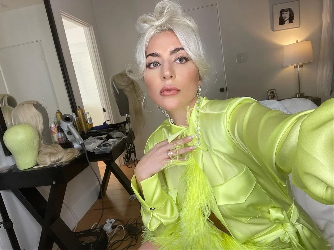 Em 2013, Gaga lançou seu terceiro álbum de estúdio, “Artpop”. Após o álbum, sentiu-se inspirada a iniciar uma mudança de imagem em sua carreira musical e visual.