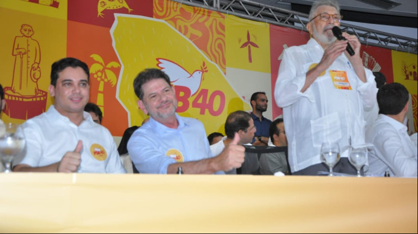 Júnior Mano, Cid Gomes e Eudoro Santana em evento do PSB Ceará
