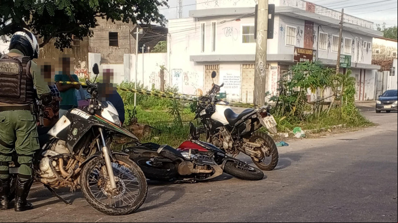 Segundo testemunhas, homem foi atingido com três disparos na cabeça; vítima usava tornozeleira eletrônica