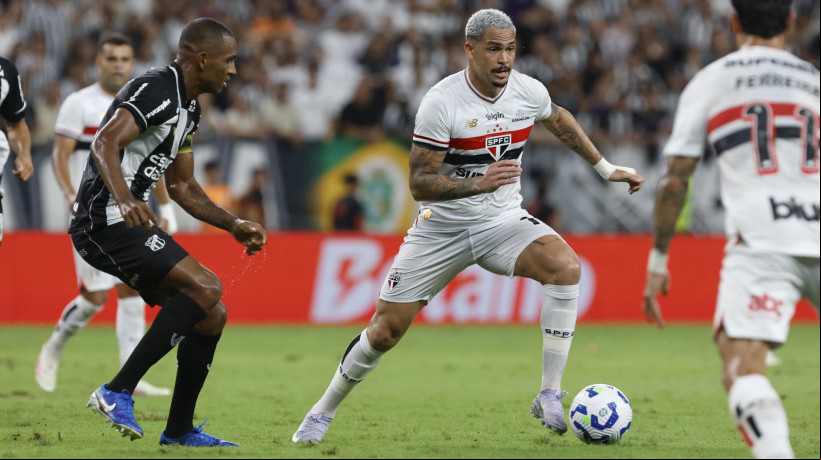São Paulo enfrenta o Naútico pela Copa do Brasil 