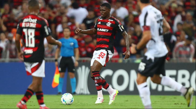 O Flamengo vai enfrentar a LDU pela Libertadores.  