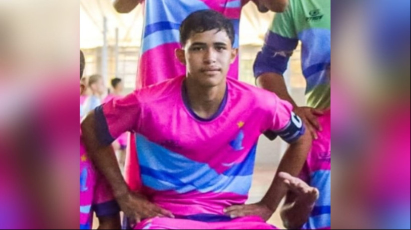 Adolescente está entre as vítimas da chacina. Menino era jogador amador de futebol