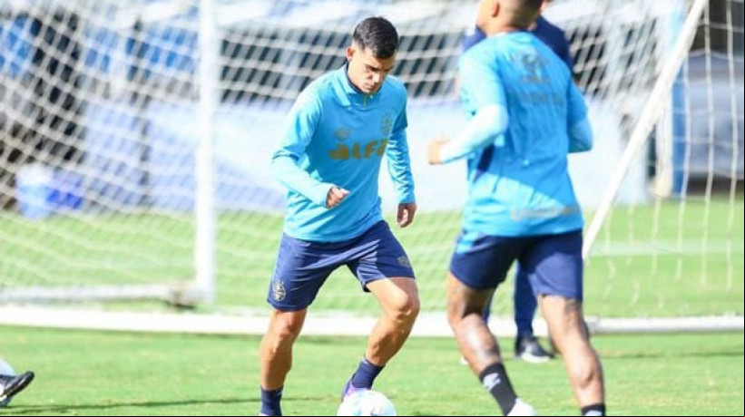 O meio-campista titular Villasanti e o atacante Aravena provavelmente voltam a ter condições de atuar pelo Imortal contra o Godoy Cruz 