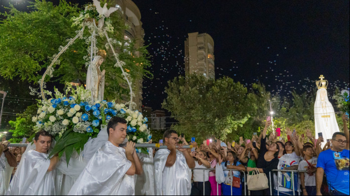 FORTALEZA-CE, BRASIL, 13-05-2025: Procissão de Nossa Senhora de Fátima. (Foto: Fernanda Barros/O Povo)