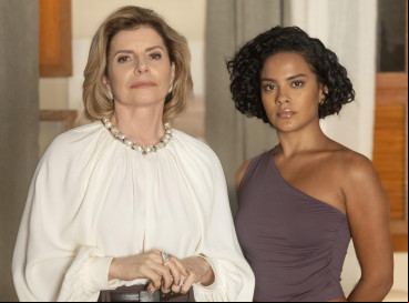 Odete Roitman (Debora Bloch) e Fátima (Bella Campos) 