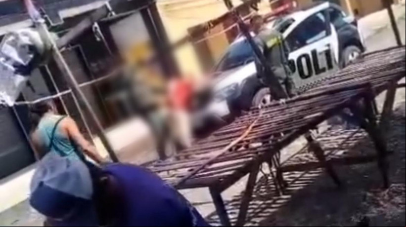 PM agride homem com socos e cassetete nas costas durante abordagem em Pindoretama