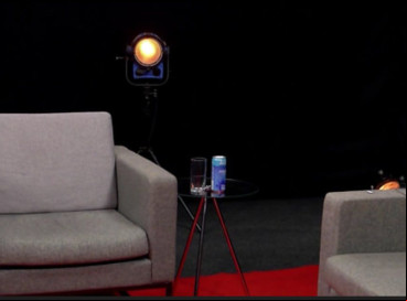 Durante Vale Tudo, a Globo exibiu imagens dos bastidores do programa GloboNews Debate 