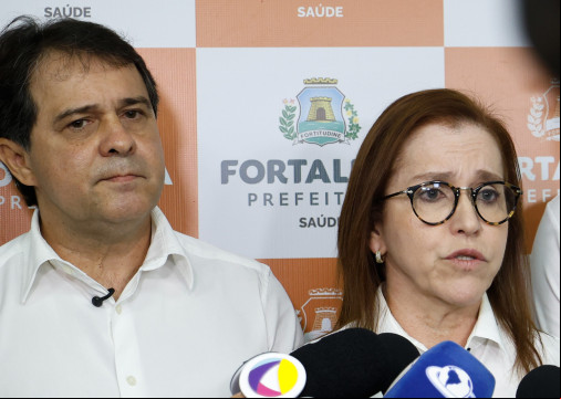 Prefeito Evandro Leitão e secretária Riane Azevedo concederam entrevista coletiva