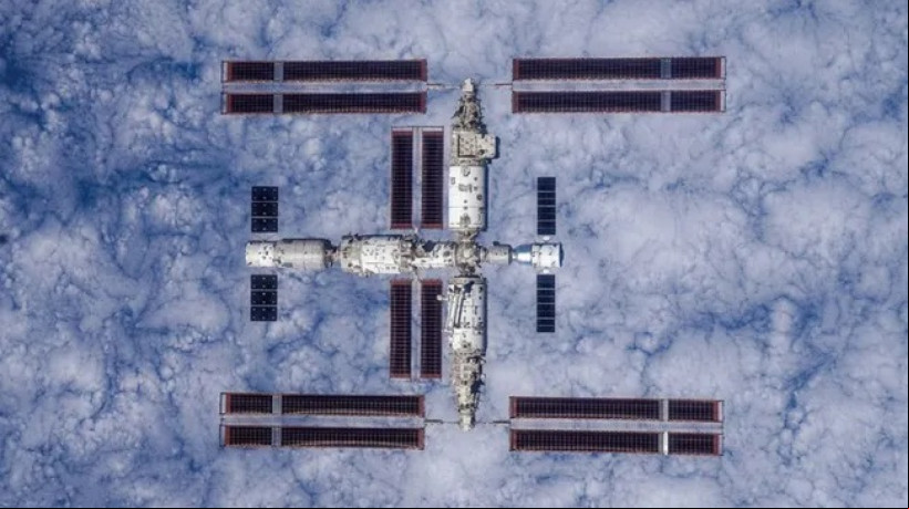 Na estação espacial chinesa Tiangong, cientistas identificaram uma bactéria desconhecida na Terra, capaz de sobreviver às condições extremas do espaço