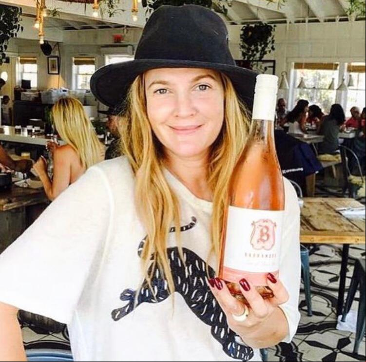 DREW BARRYMORE - Atriz, apresentadora e diretora americana. Nascida em 22/21975, em Culver City.