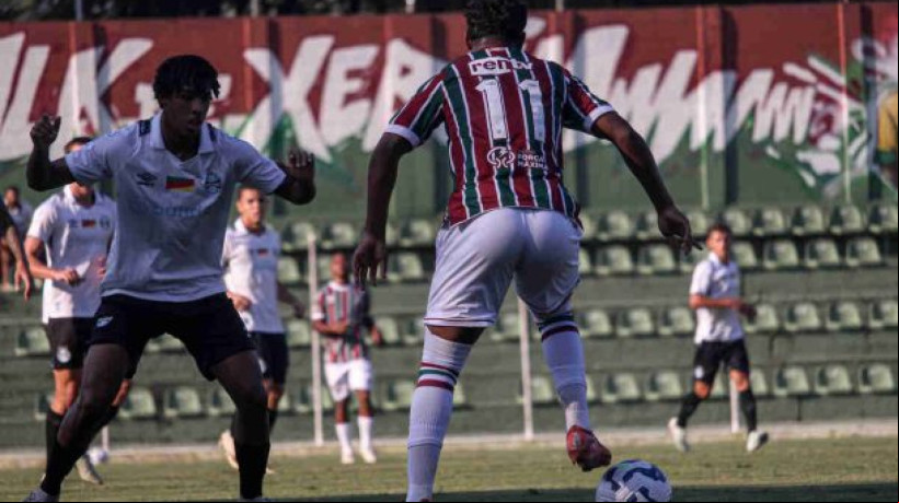 O Tricolor Carioca perdia até os 47 do segundo tempo, mas com gols de Wallace Davi e Arthur, virou para cima dos gaúchos