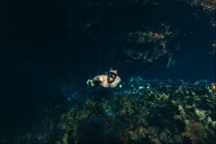Cavernas submarinas são locais fascinantes e intrigantes que sempre despertam a curiosidade de especialistas e aventureiros do mundo todo. 