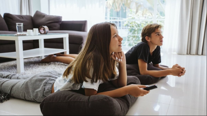 Filmes inspirados em jogos de videogame podem inspirar nas crianças o desejo de aprender programação (Imagem: Alena Ozerova | Shutterstock)
