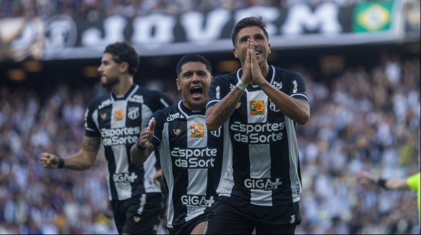 Meia Lucas Mugni comemora gol no jogo Ceará x Sport, no Castelão, pelo Campeonato Brasileiro Série A 2025