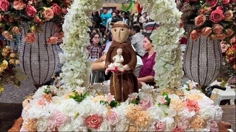 Festa de Santo Antônio de Quixeramobim leiloa bolo por R$ 50 mil entre esse sábado, 7, e este domingo, 8
