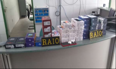 O suspeito estava com 35 telefones celulares roubados de loja em Madalena 
