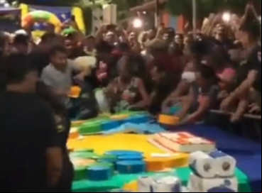 Bolo gratuito gera confusão no aniversário de emancipação política de Icapuí 