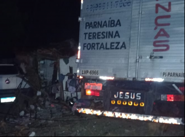 Criança morre em acidente na BR-222 e duas pessoas ficam feridas 