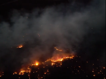 Incêndio de grandes proporções atinge a CE-293, em Abaiara 