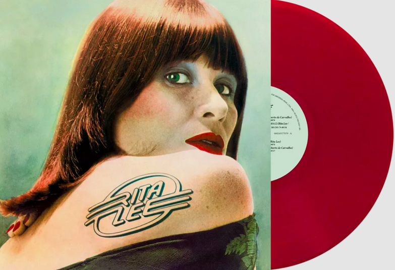 Ao longo de mais de 55 milhões de discos vendidos, Rita Lee emplacou inúmeros hits como “Ovelha Negra”, “Agora Só Falta Você”, “Lança Perfume”, “Amor e Sexo” e muitos outros.
