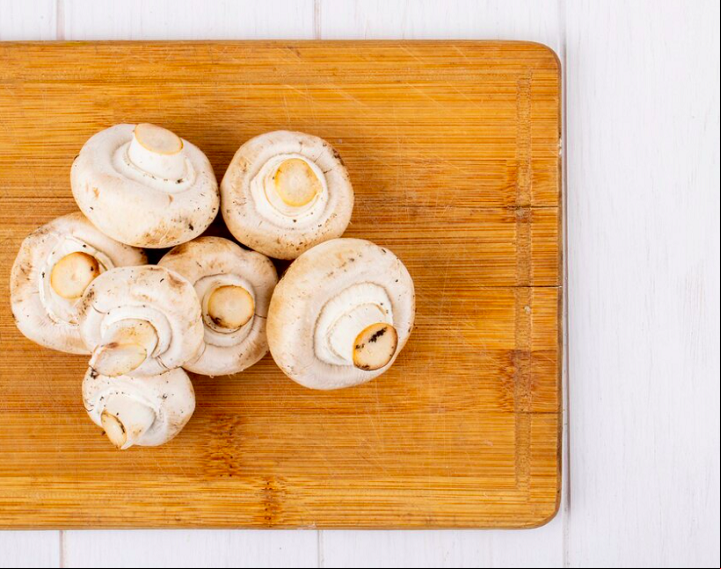 O champignon é um dos mais fáceis de encontrar, rico em vitaminas do complexo B, potássio e fósforo.