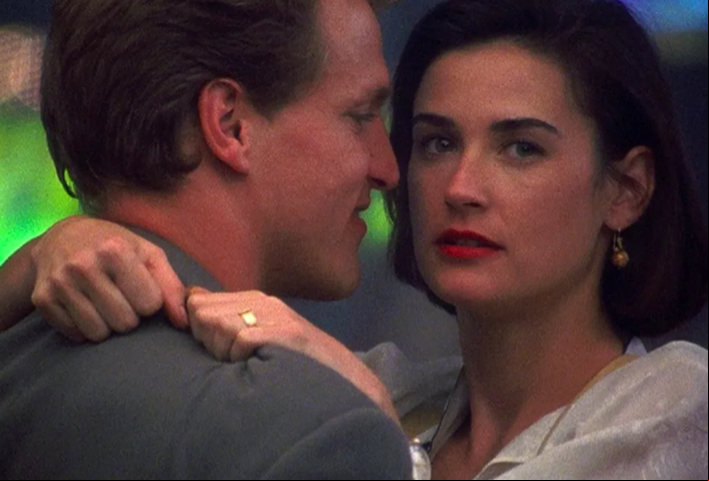 Nos anos seguintes, ela estrelou outros filmes de sucesso, como “Questão de Honra” (1992) e “Proposta Indecente” (1993).
