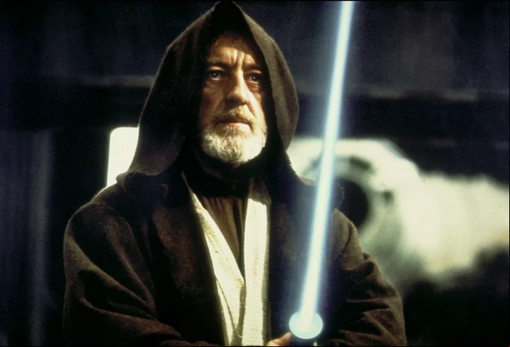 O primeiro filme foi lançado apenas com o título Star Wars, em 25 de maio de 1977, e tornou-se um fenômeno mundial inesperado de cultura popular, sendo responsável pelo início da era dos blockbusters.